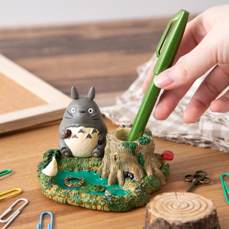 Totoro - Totoro ved vandpyt - Figur Blyantsholder