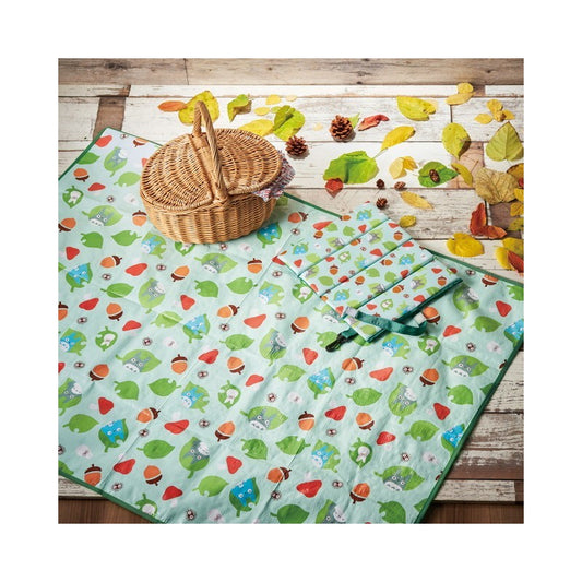 Totoro - Totoro med hasselnød mønstre - Vandtæt Picnictæppe