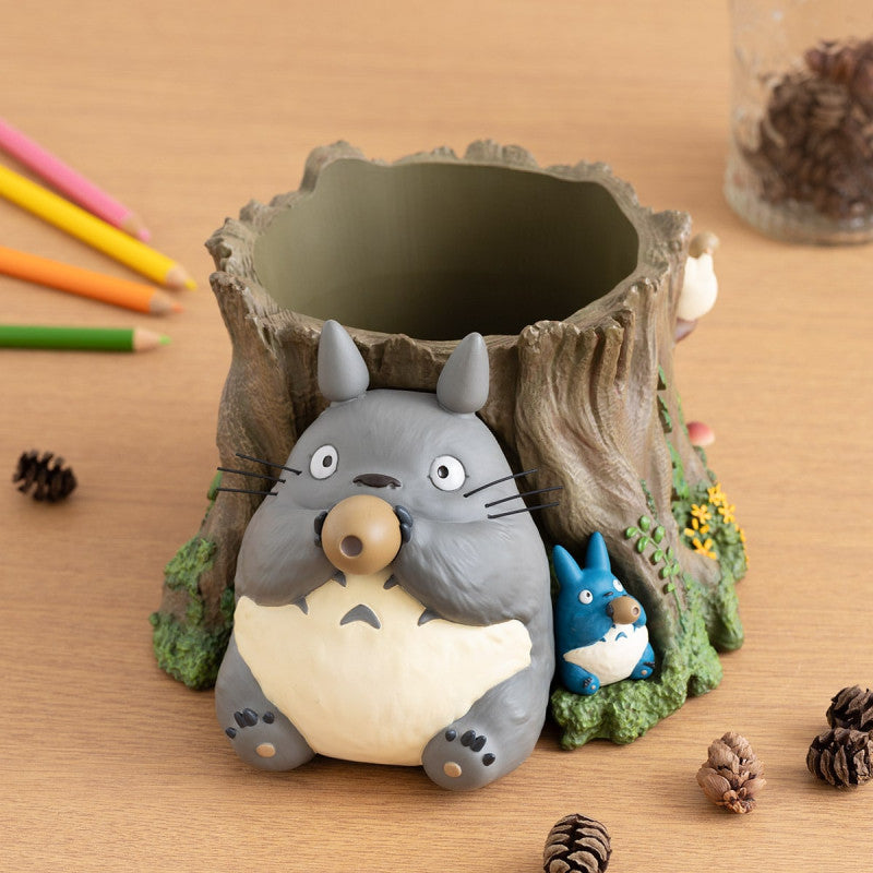 Totoro - Totoro med ocarina & træstammer Potteskjuler - Resin Figur