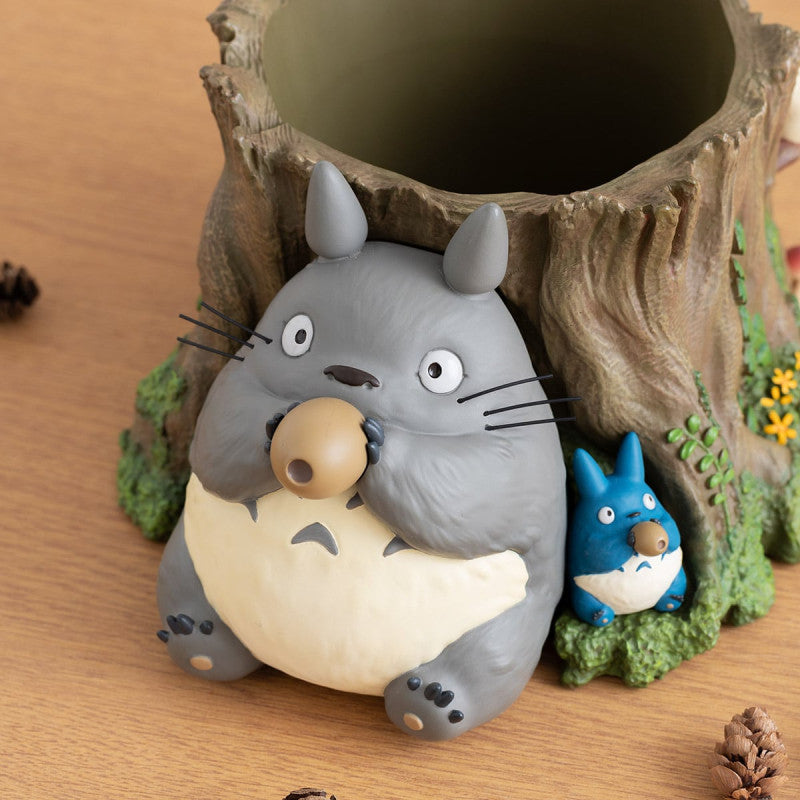 Totoro - Totoro med ocarina & træstammer Potteskjuler - Resin Figur
