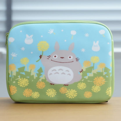 Totoro - Totoro på blomstereng - Tablet Sleeve