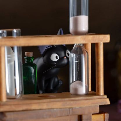Kiki den lille Heks - Jiji diorama med sand-ur - Figur